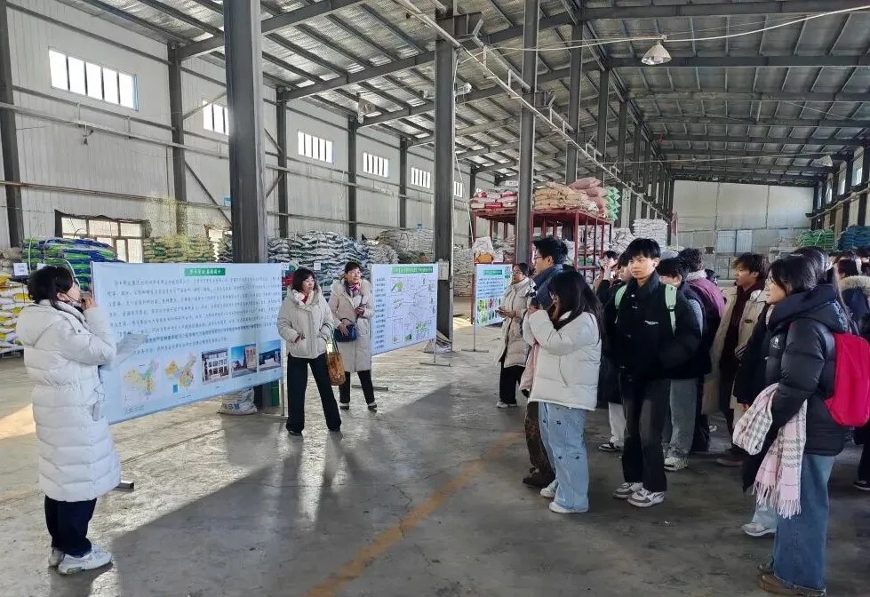 新疆农大草业学院师生赴尊龙凯时人生就是搏迈特威发展研学活动